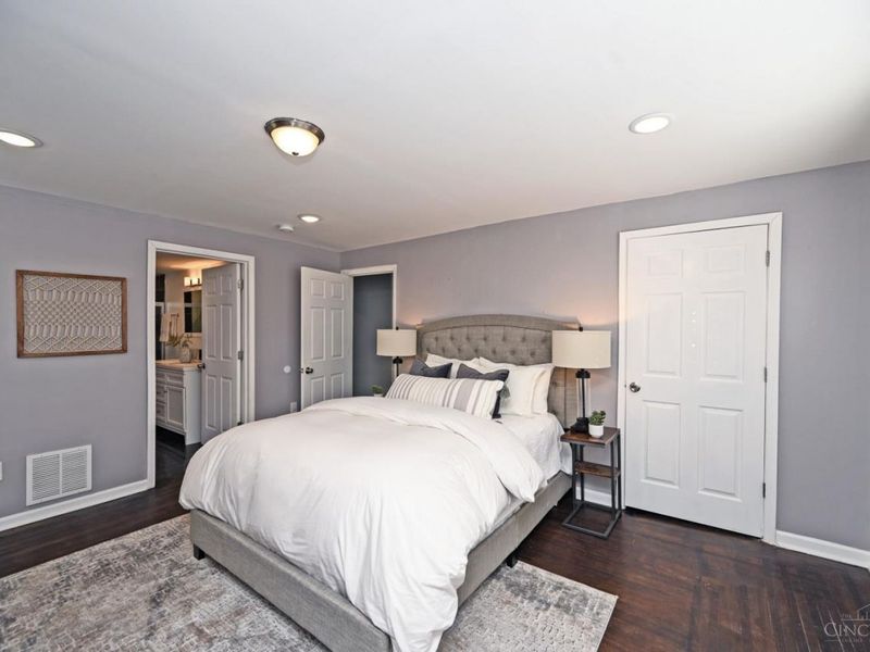 3370 Woodford Road, Cincinnati, OH 45213 Photo 21