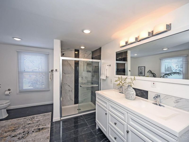 3370 Woodford Road, Cincinnati, OH 45213 Photo 24