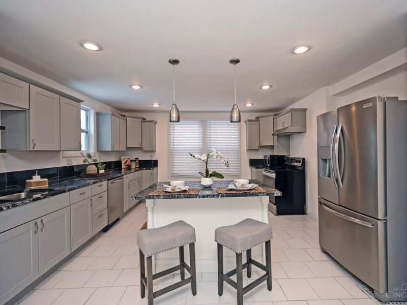 3370 Woodford Road, Cincinnati, OH 45213 Photo 9