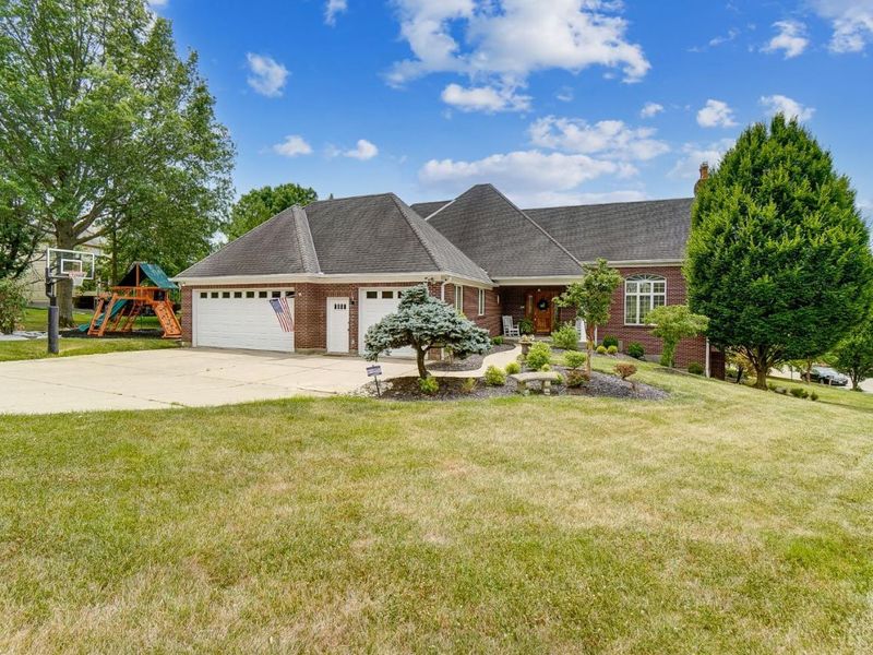 6040 Countrymeadow Lane, Green Township, OH 45233 Photo 5