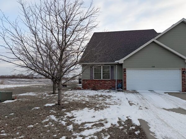 315 Burcham Drive, Leroy, IL 61752
