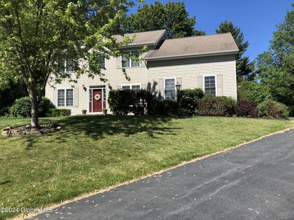 7 Clear Water Court, Clifton Park, NY 12065