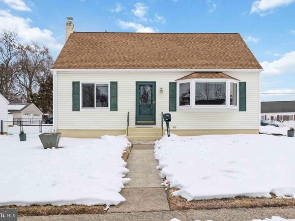 4201 CHANDLER DRIVE, BROOKHAVEN, PA 19015