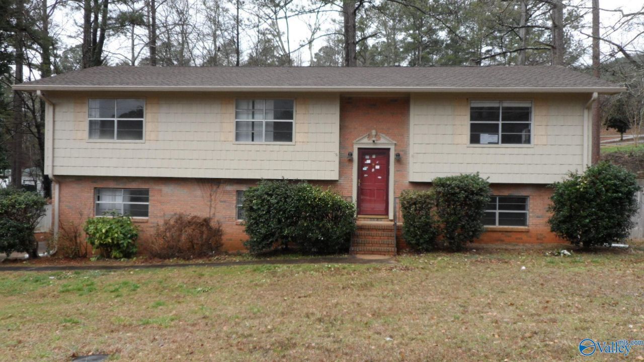 800 Pecanwood, Anniston, AL 36207 Main Photo