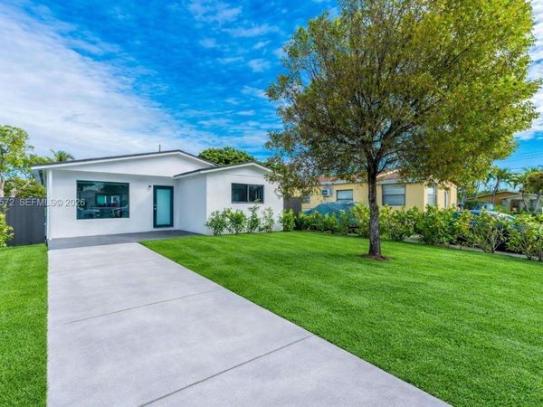 528 NW 3rd Ct , Hallandale Beach, FL 33009