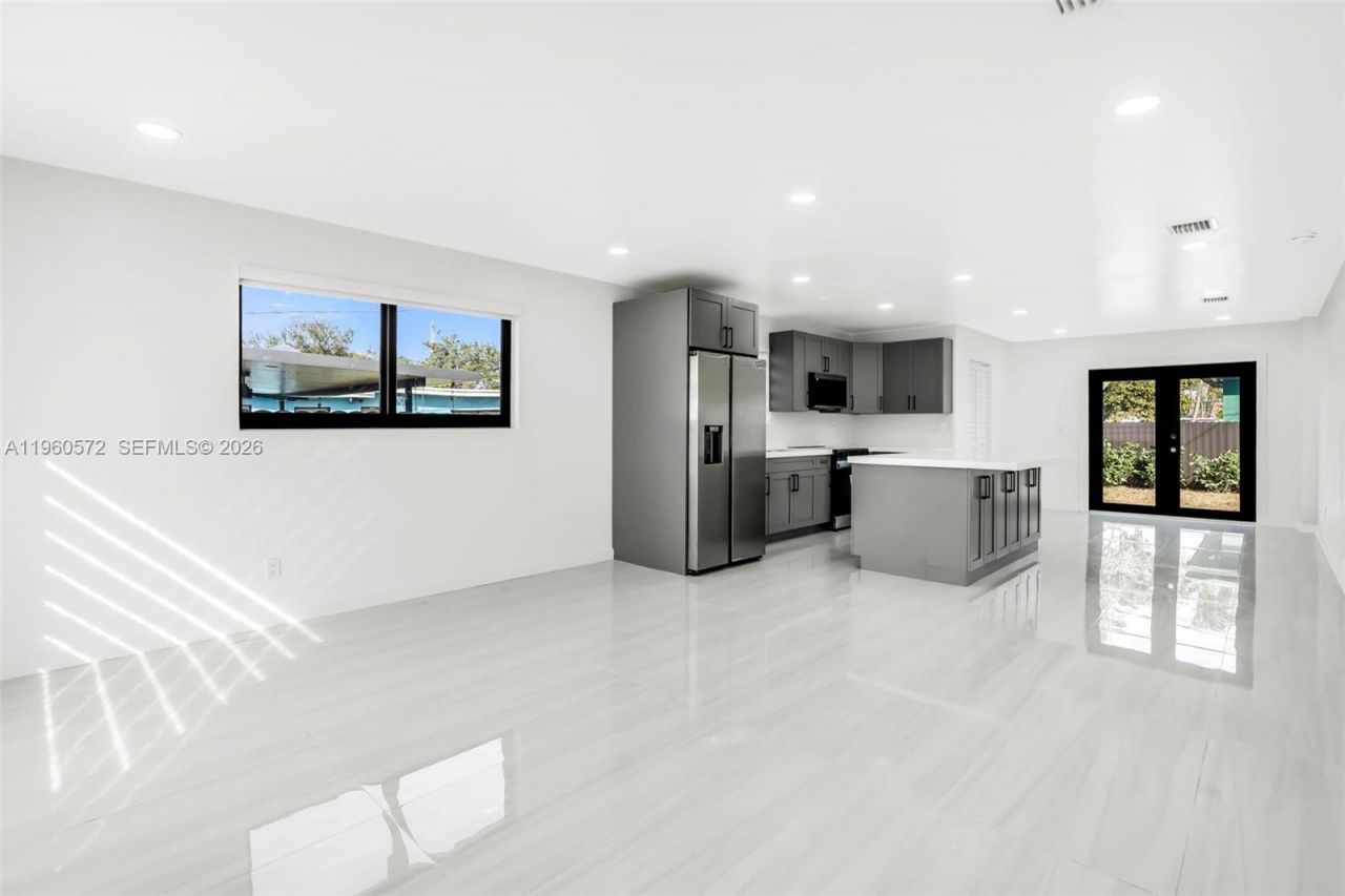 528 NW 3rd Ct , Hallandale Beach, FL 33009 Photo