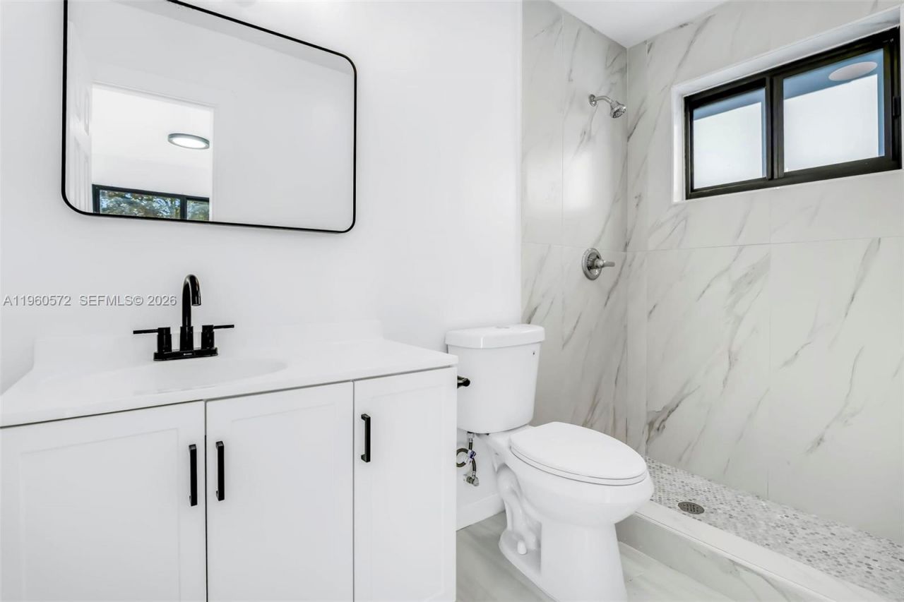 528 NW 3rd Ct, Hallandale Beach, FL 33009 Photo