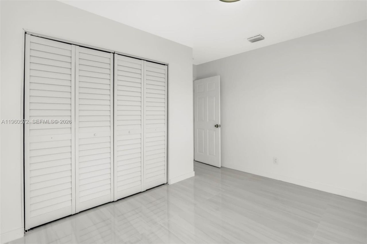 528 NW 3rd Ct, Hallandale Beach, FL 33009 Photo