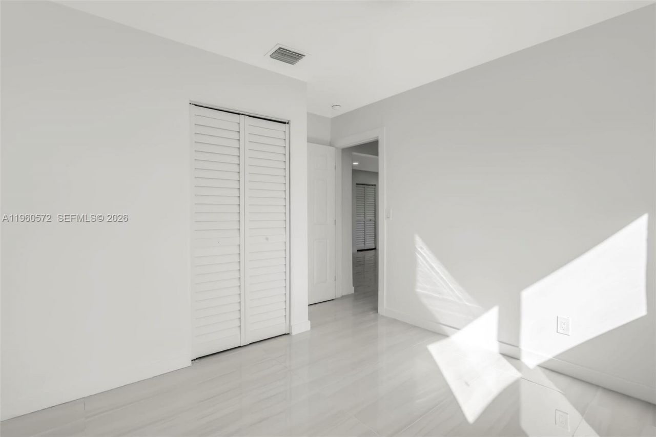 528 NW 3rd Ct, Hallandale Beach, FL 33009 Photo