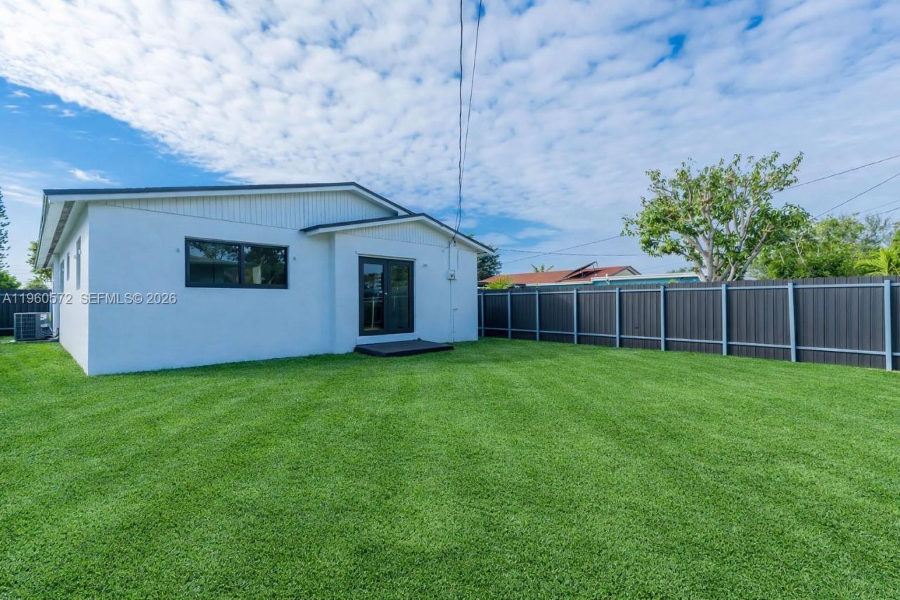 528 NW 3rd Ct , Hallandale Beach, FL 33009 Photo