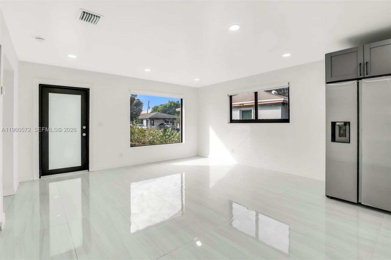 528 NW 3rd Ct, Hallandale Beach, FL 33009 Photo
