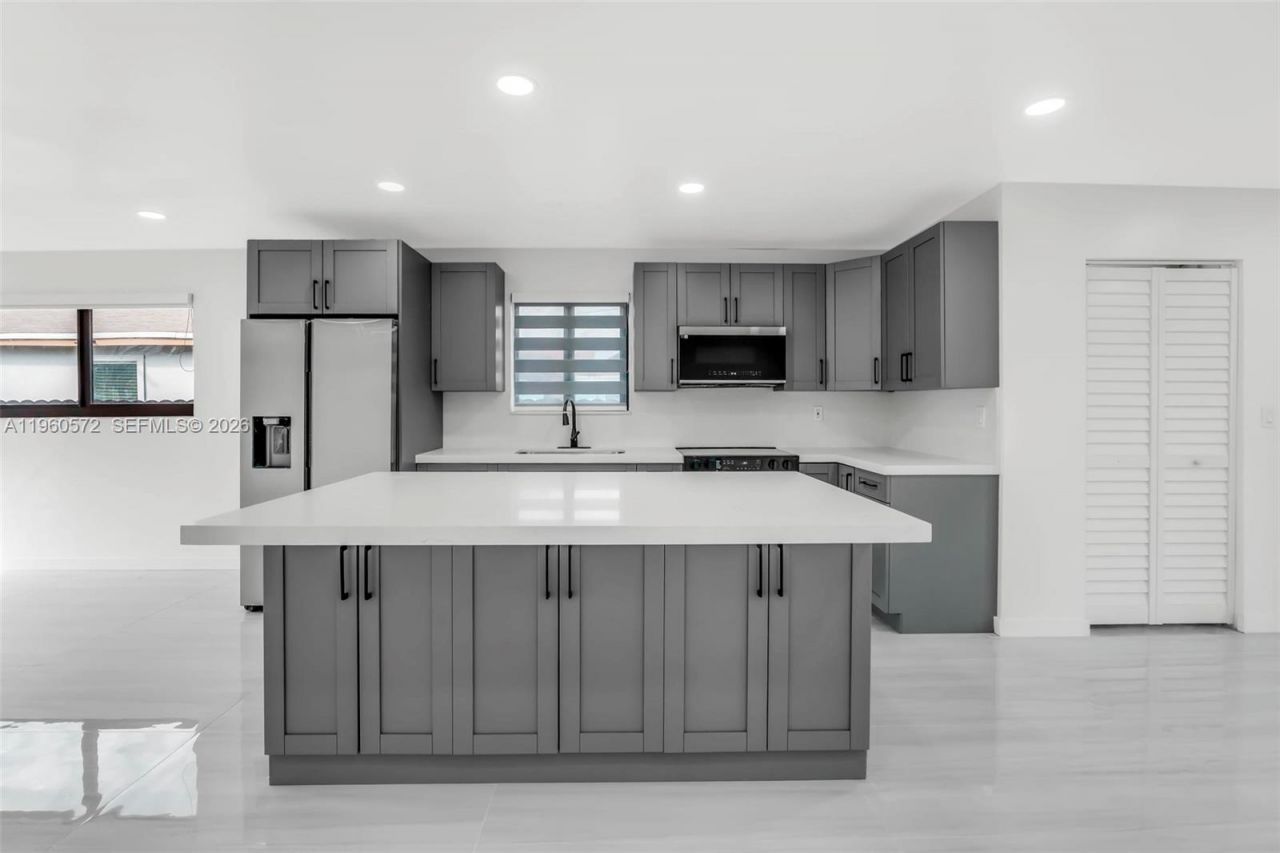 528 NW 3rd Ct , Hallandale Beach, FL 33009 Photo