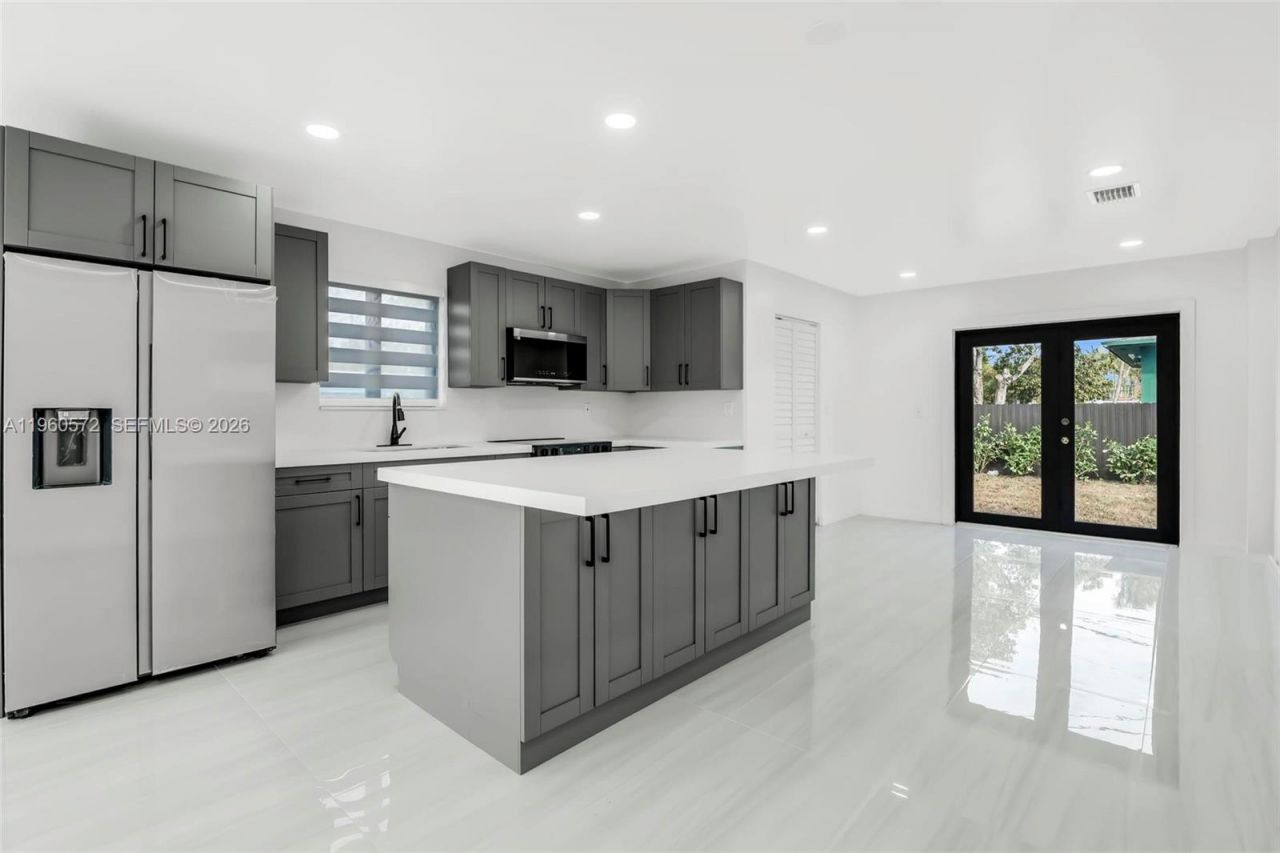 528 NW 3rd Ct, Hallandale Beach, FL 33009 Photo