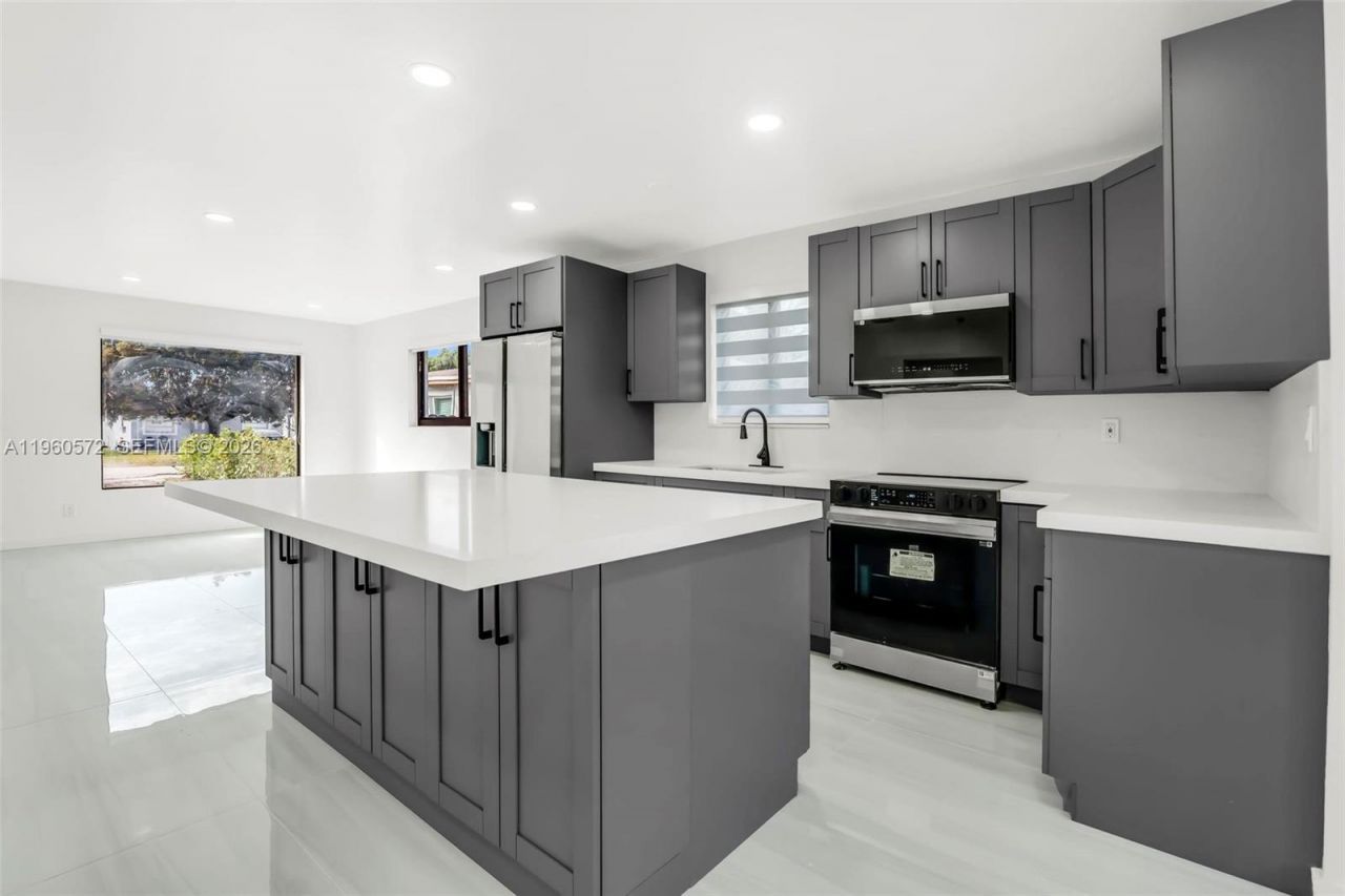 528 NW 3rd Ct , Hallandale Beach, FL 33009 Photo