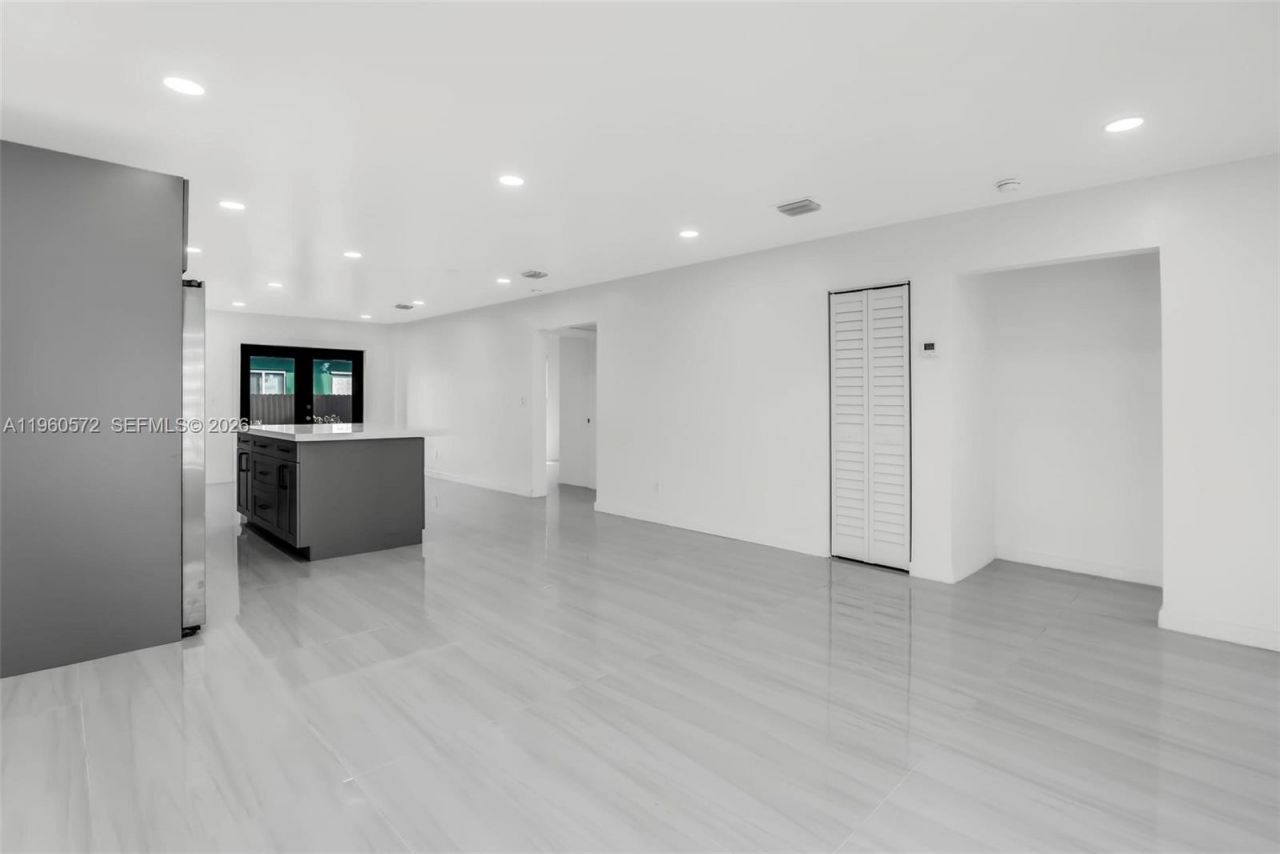 528 NW 3rd Ct , Hallandale Beach, FL 33009 Photo