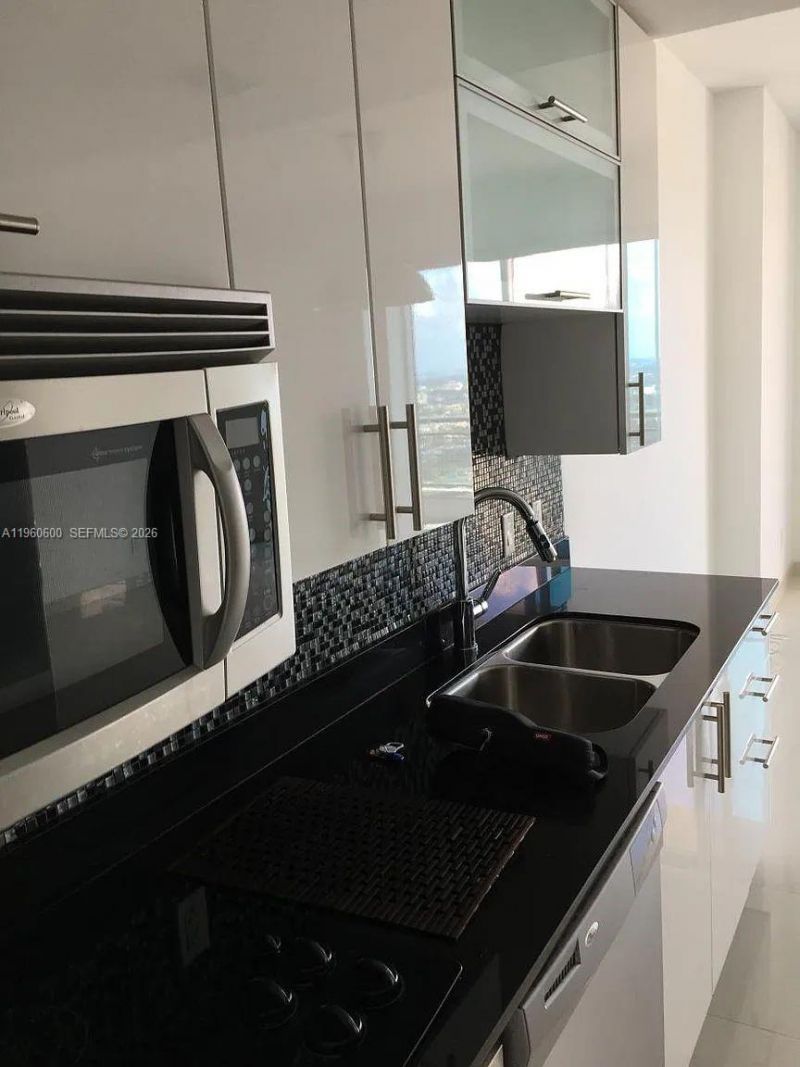 60 SW 13th St, Unit 3405, Miami, FL 33130 Photo