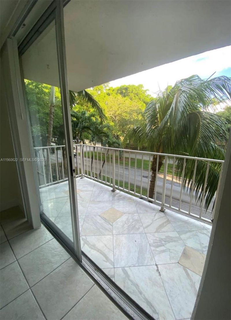 1805 Sans Souci Blvd , Unit 313, North Miami, FL 33181 Photo