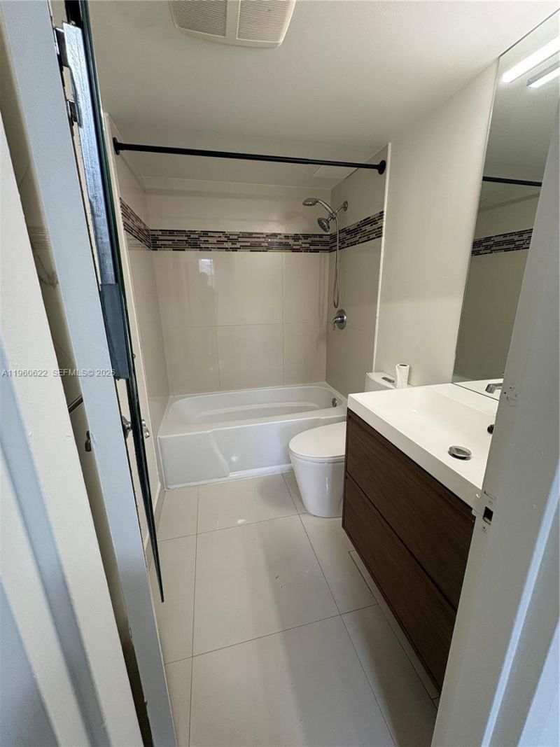 1805 Sans Souci Blvd , Unit 313, North Miami, FL 33181 Photo