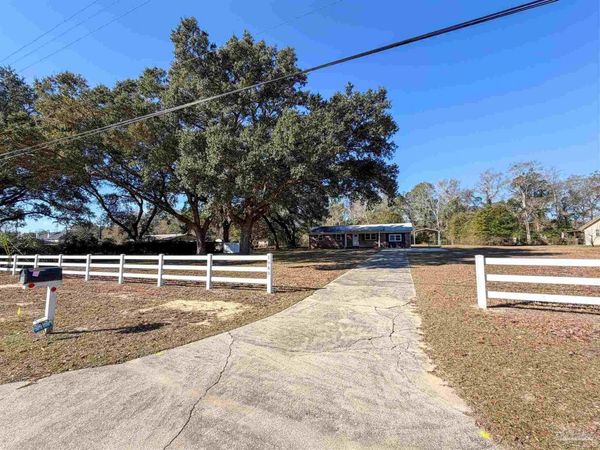 1965 Brentco Rd, Cantonment, FL 32533