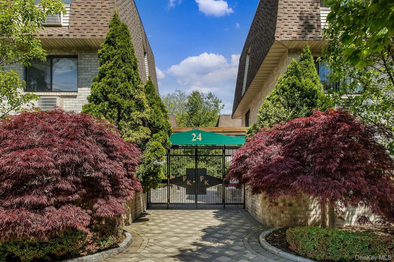 24 Carhart Avenue, Unit 217, White Plains, NY 10605 Main Photo