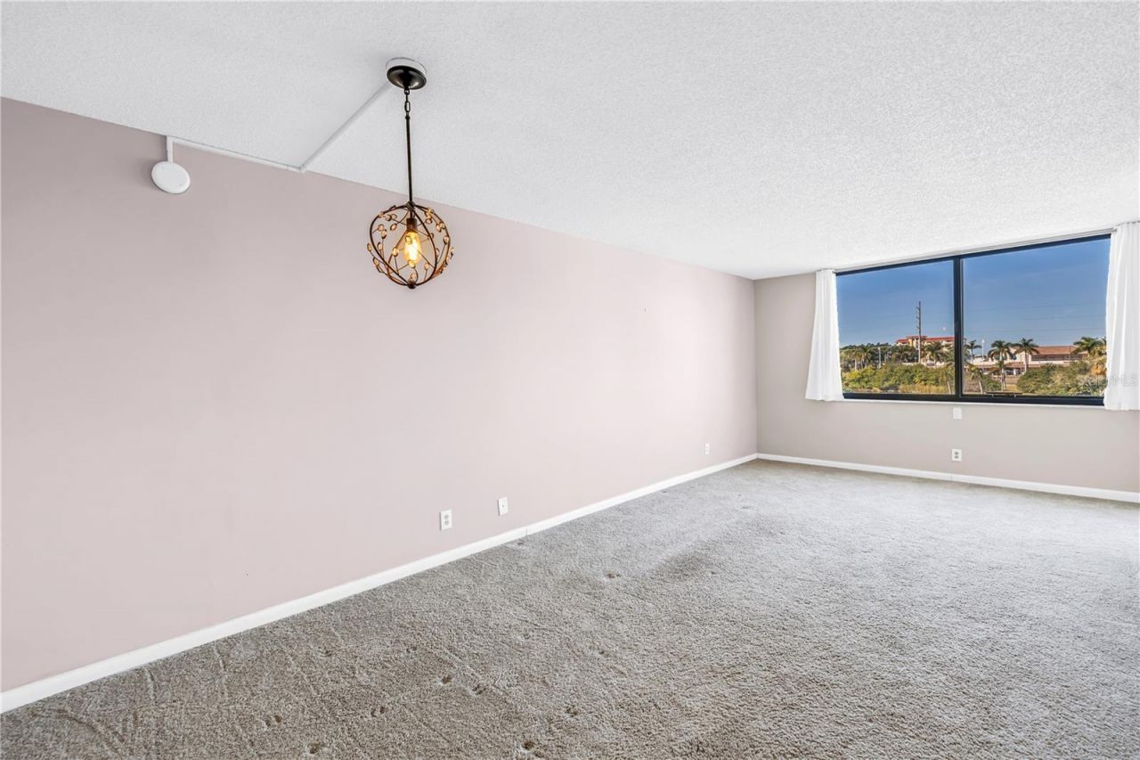 6104 Palma Del Mar Boulevard S, Unit 305, Saint Petersburg, FL 33715 Photo