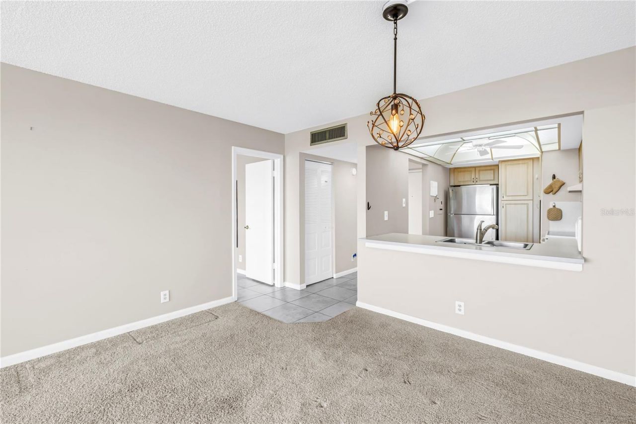 6104 Palma Del Mar Boulevard S, Unit 305, Saint Petersburg, FL 33715 Photo