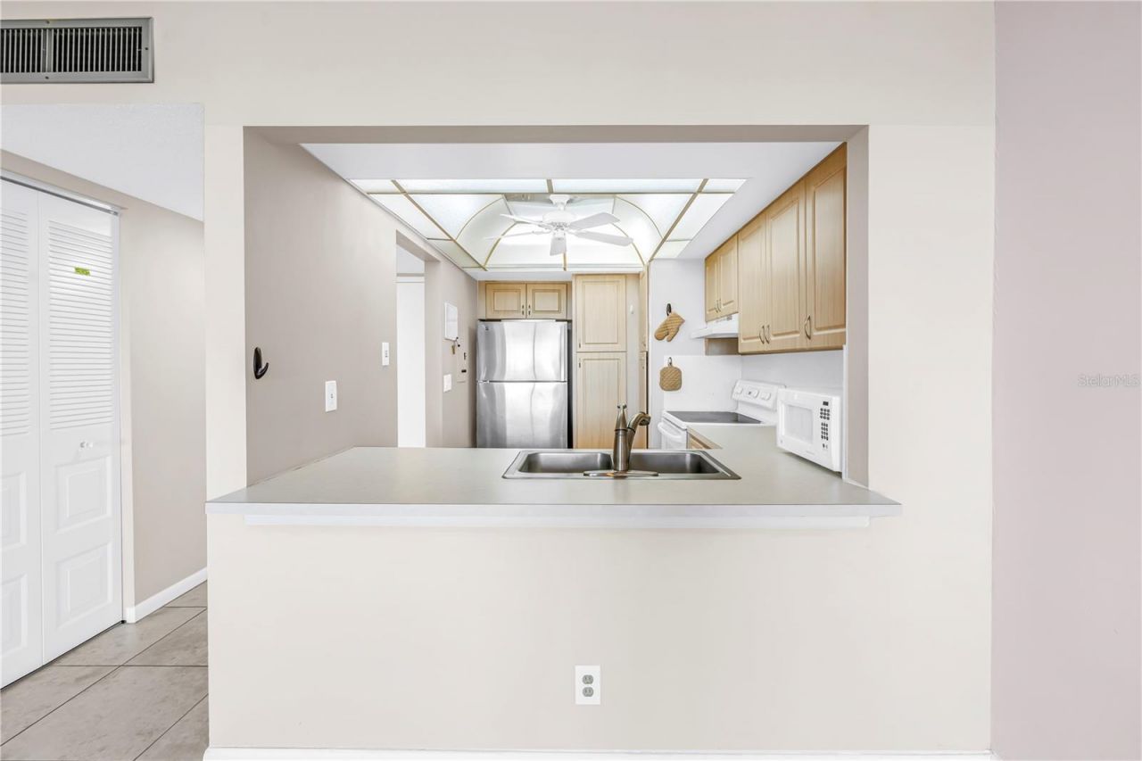 6104 Palma Del Mar Boulevard S, Unit 305, Saint Petersburg, FL 33715 Photo