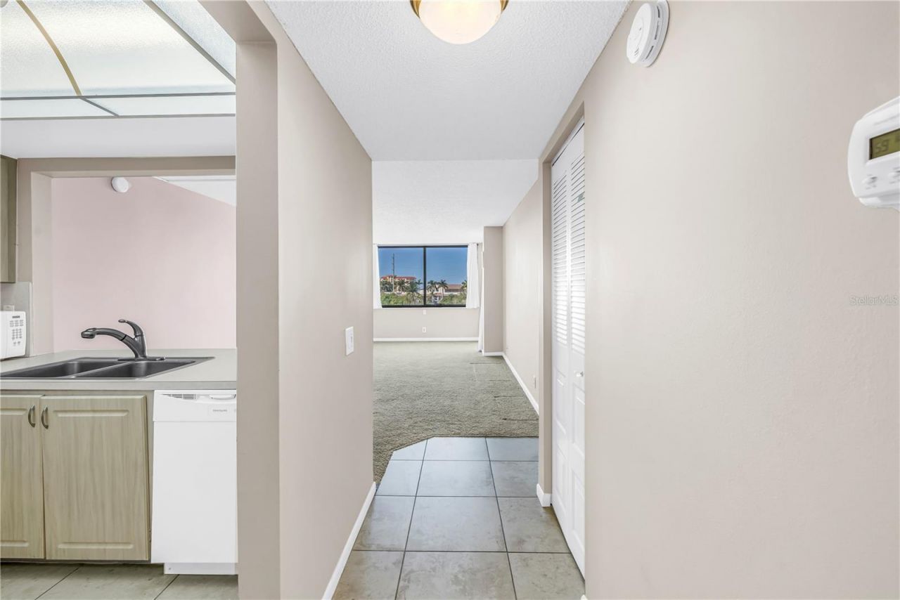 6104 Palma Del Mar Boulevard S, Unit 305, Saint Petersburg, FL 33715 Photo