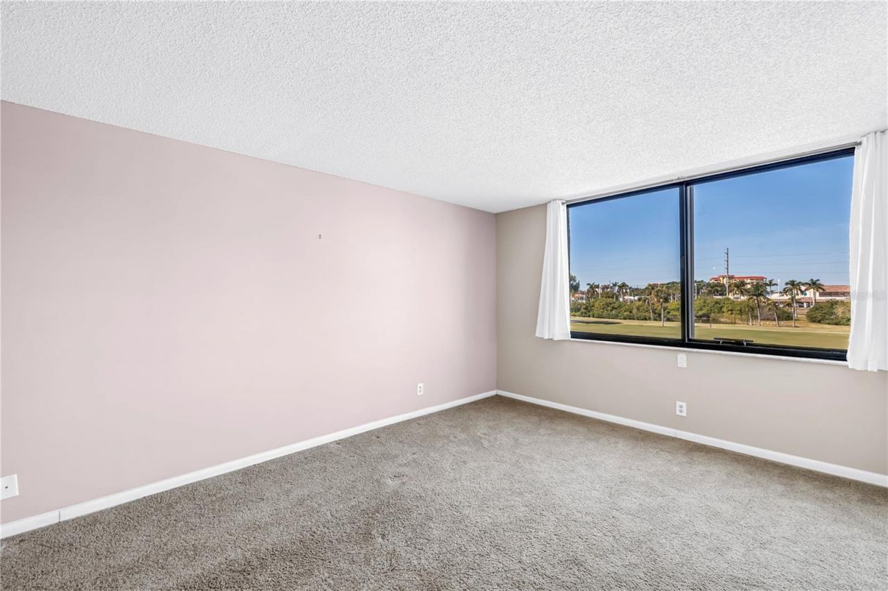 6104 Palma Del Mar Boulevard S, Unit 305, Saint Petersburg, FL 33715 Photo