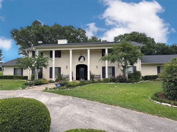 601 E Collard Street, Madisonville, TX 77864