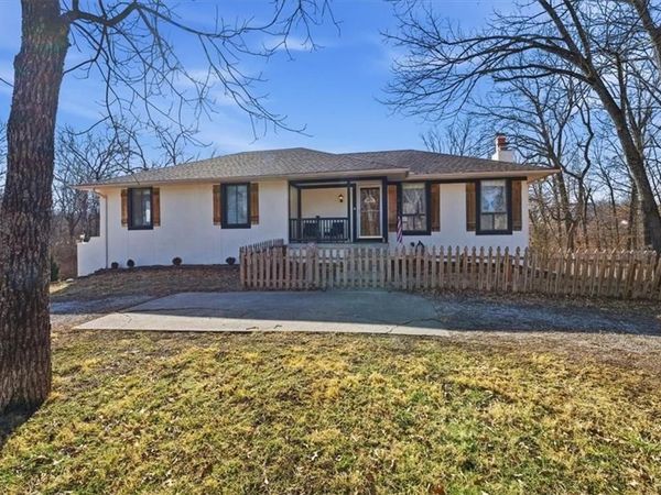 21800 S Martha Road, Peculiar, MO 64078