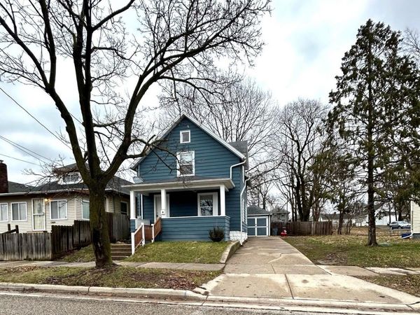 1530 New York Avenue, Lansing, MI 48906