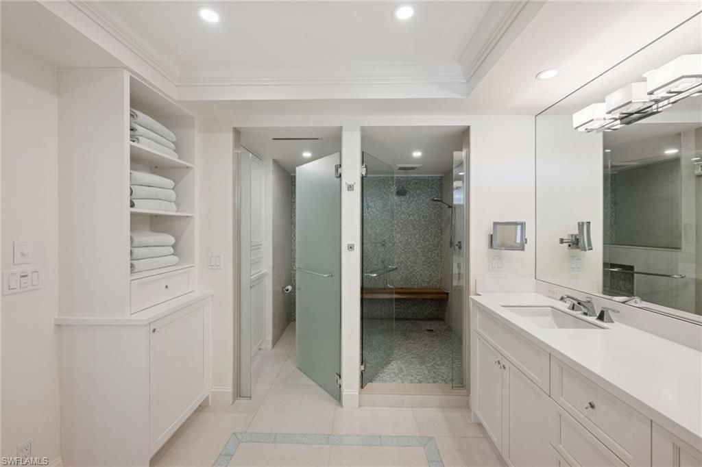 4051 Gulf Shore Blvd N, Unit 405, Naples, FL 34103 Photo