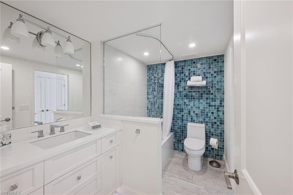 4051 Gulf Shore Blvd N, Unit 405, Naples, FL 34103 Photo