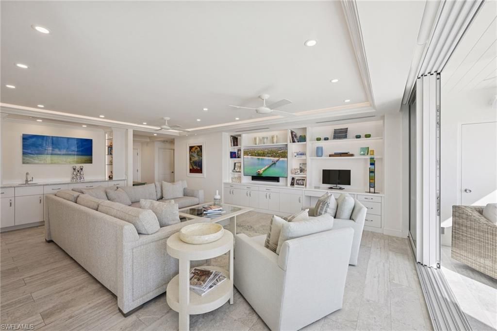 4051 Gulf Shore Blvd N, Unit 405, Naples, FL 34103 Photo