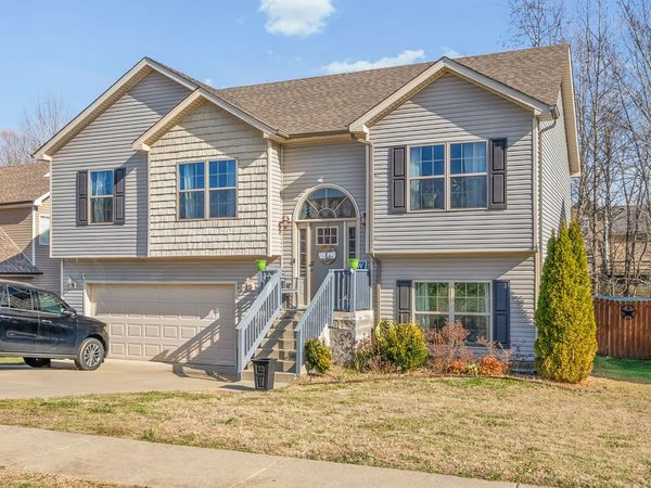 1376 Freedom Dr, Clarksville, TN 37042