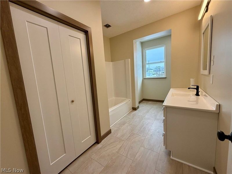 118 E Russell Avenue, West Lafayette, OH 43845 Photo 18