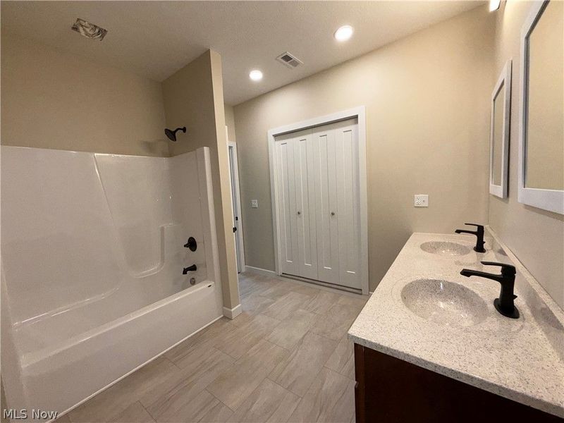 118 E Russell Avenue, West Lafayette, OH 43845 Photo 9