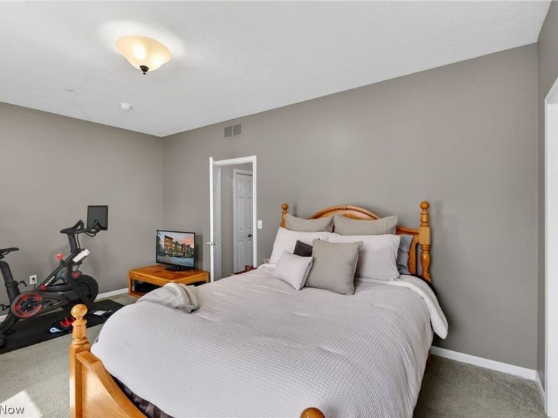 7429 Battery Park Boulevard, Unit H-7429, Cleveland, OH 44102 Photo 26