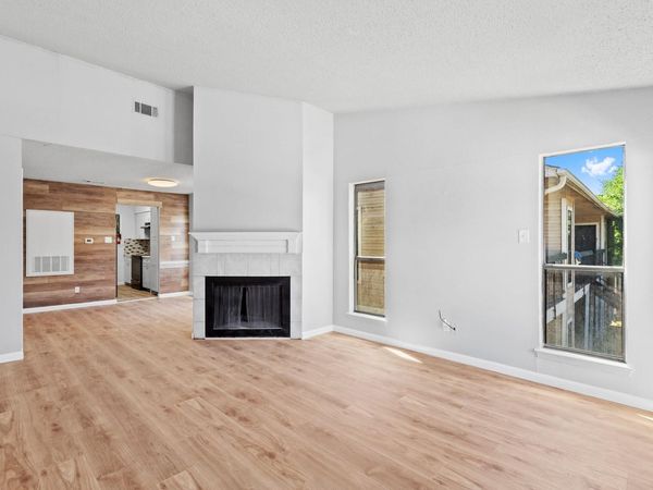 1907 W LOOP, Austin, TX 78758
