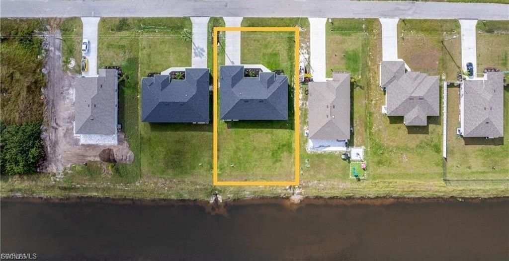 385 Paulcrest Ave, Lehigh Acres, FL 33974 Photo