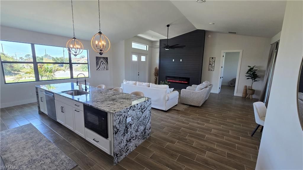 385 Paulcrest Ave, Lehigh Acres, FL 33974 Photo