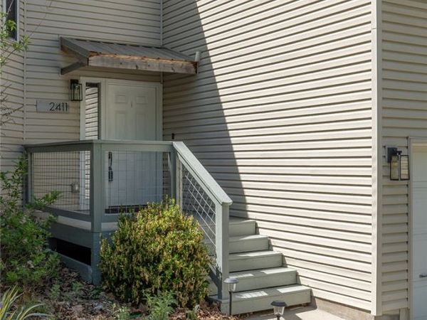 2411 N Bronze Tree Drive, Fayetteville, AR 72703