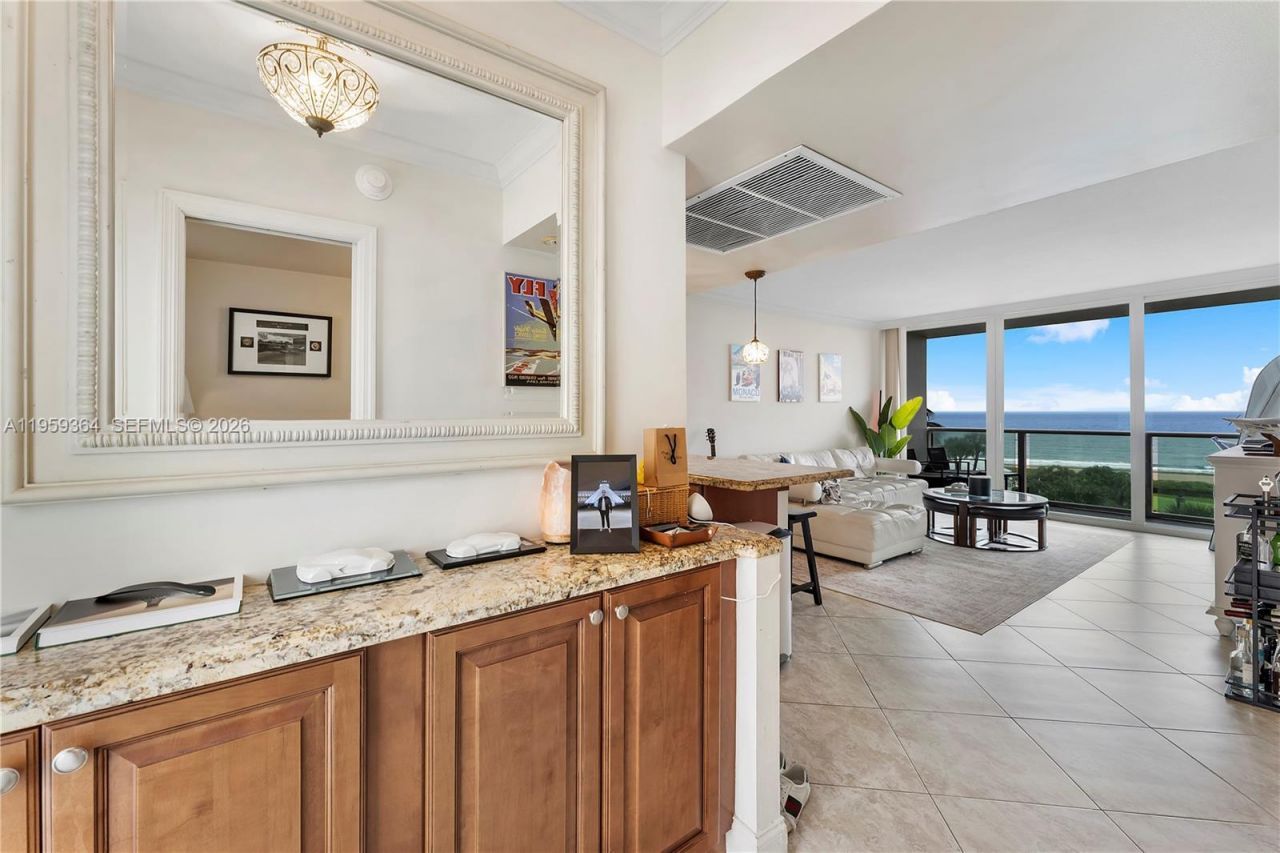 333 NE 21st Ave, Unit 608, Deerfield Beach, FL 33441 Photo