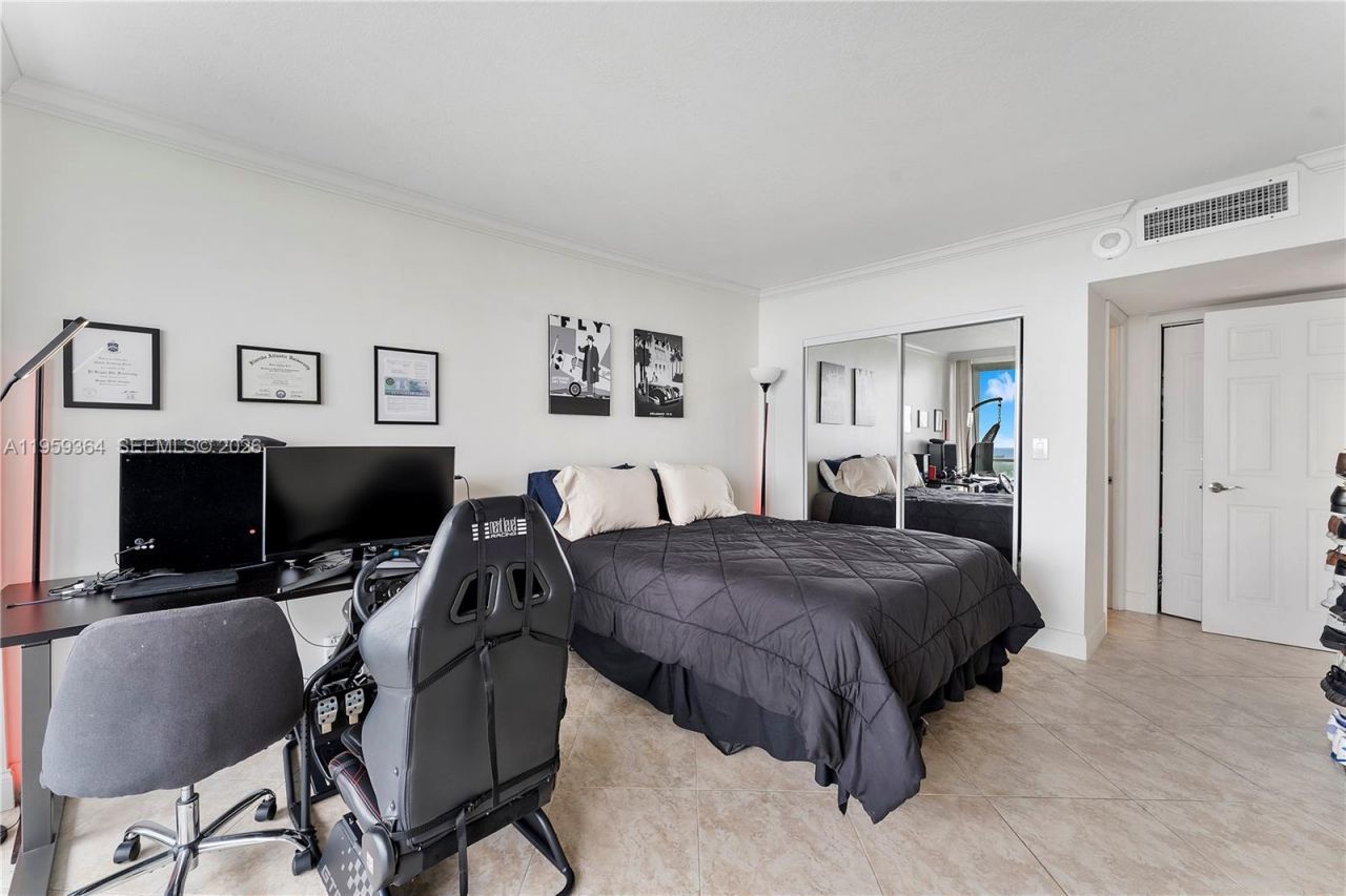 333 NE 21st Ave, Unit 608, Deerfield Beach, FL 33441 Photo