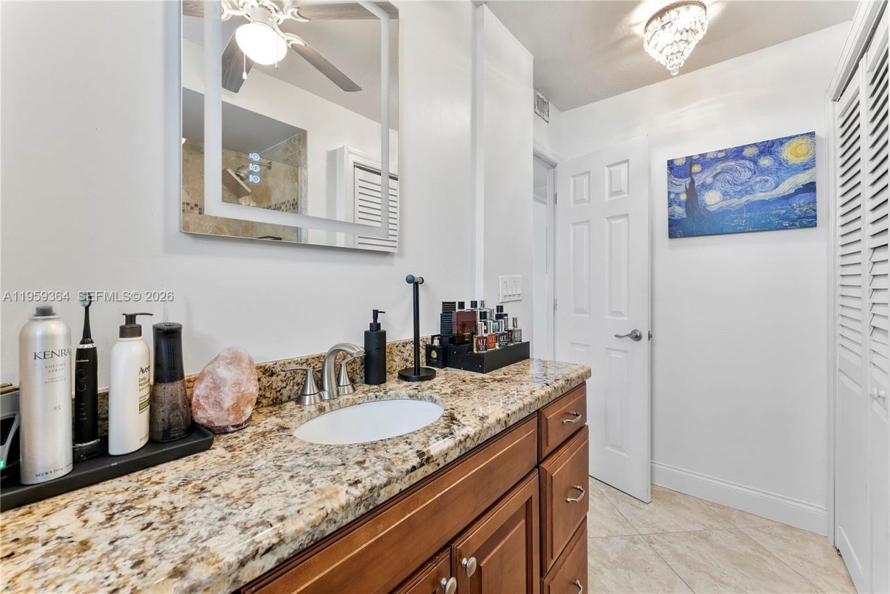 333 NE 21st Ave, Unit 608, Deerfield Beach, FL 33441 Photo