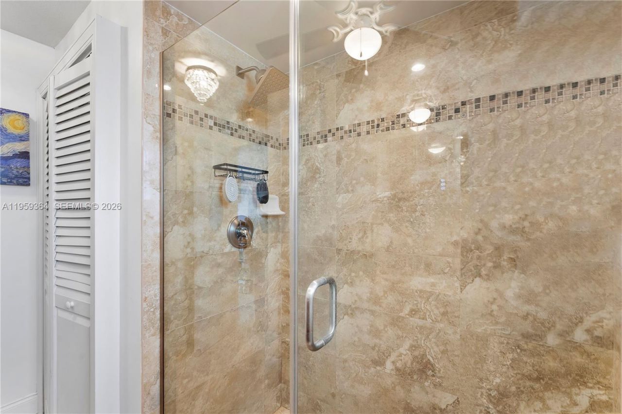 333 NE 21st Ave, Unit 608, Deerfield Beach, FL 33441 Photo