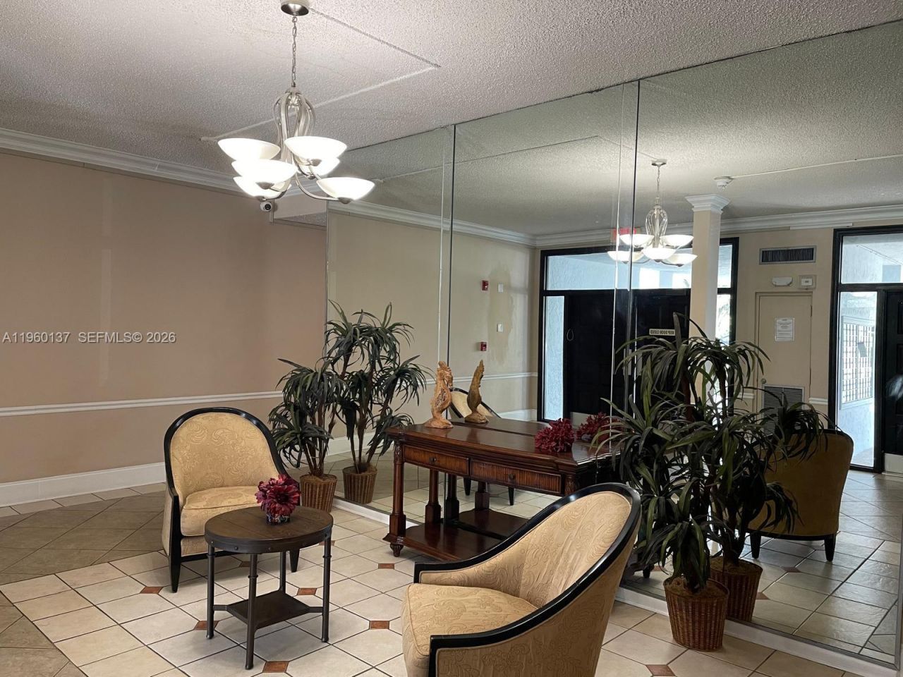 470 Executive Center Dr , Unit 1C, West Palm Beach, FL 33401 Photo