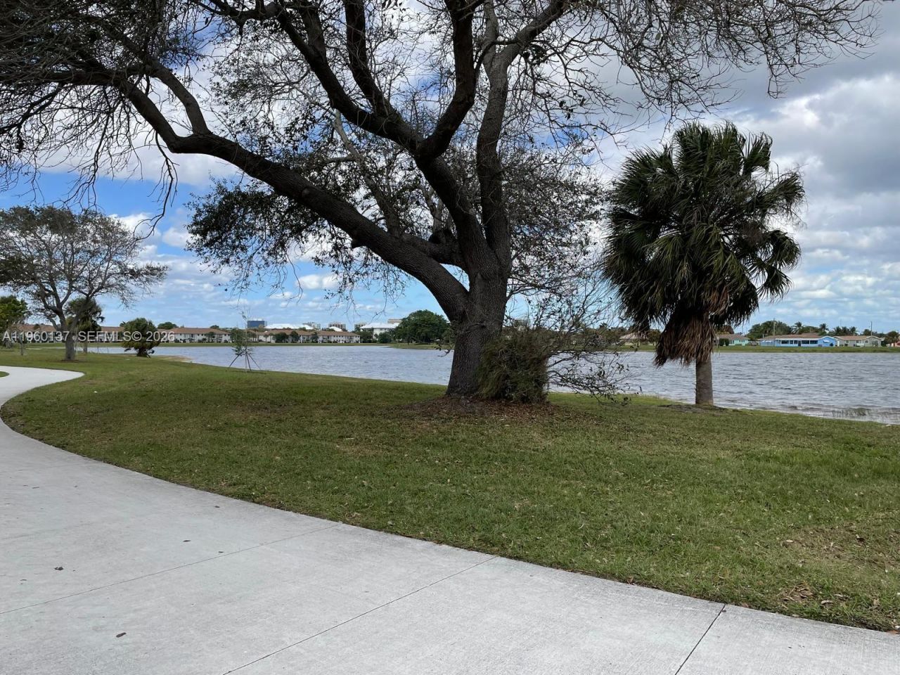 470 Executive Center Dr , Unit 1C, West Palm Beach, FL 33401 Photo