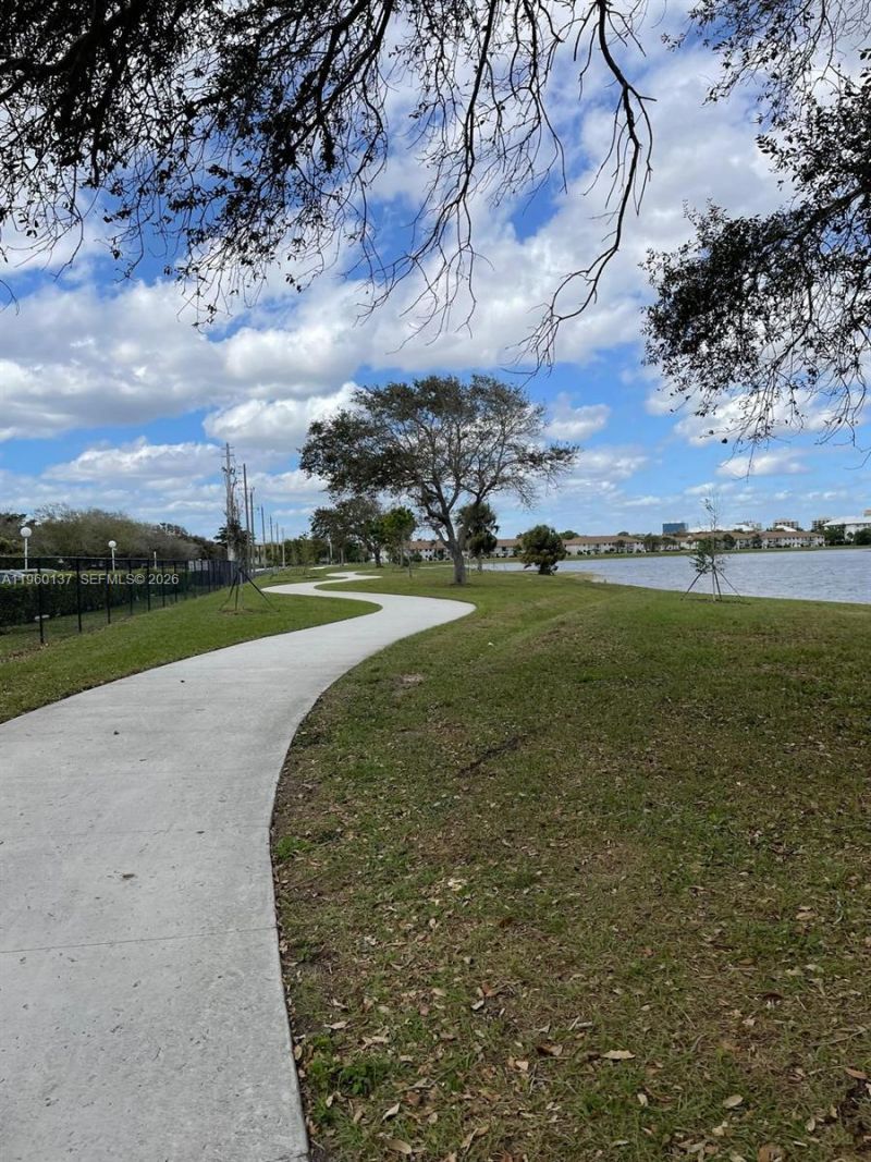 470 Executive Center Dr , Unit 1C, West Palm Beach, FL 33401 Photo